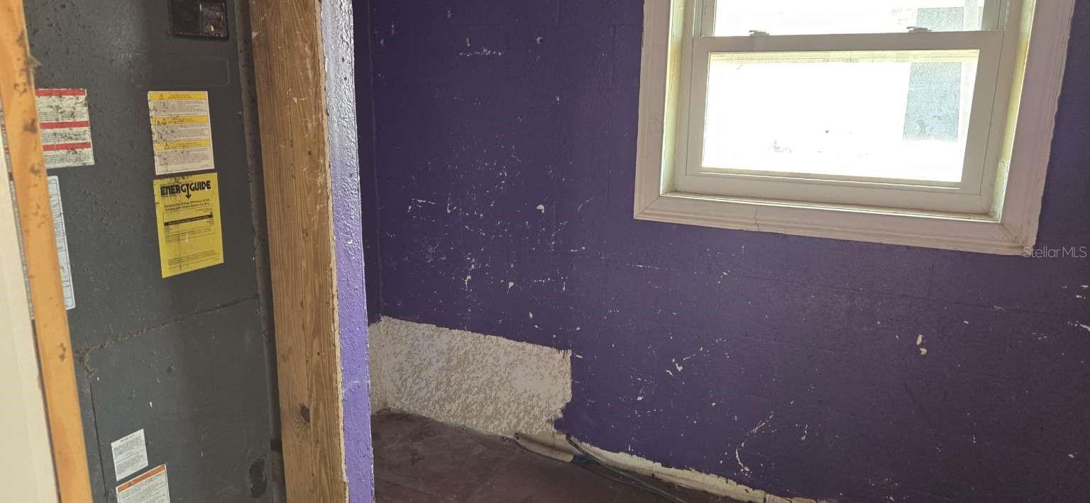 WOODLAND HILLS - Residential