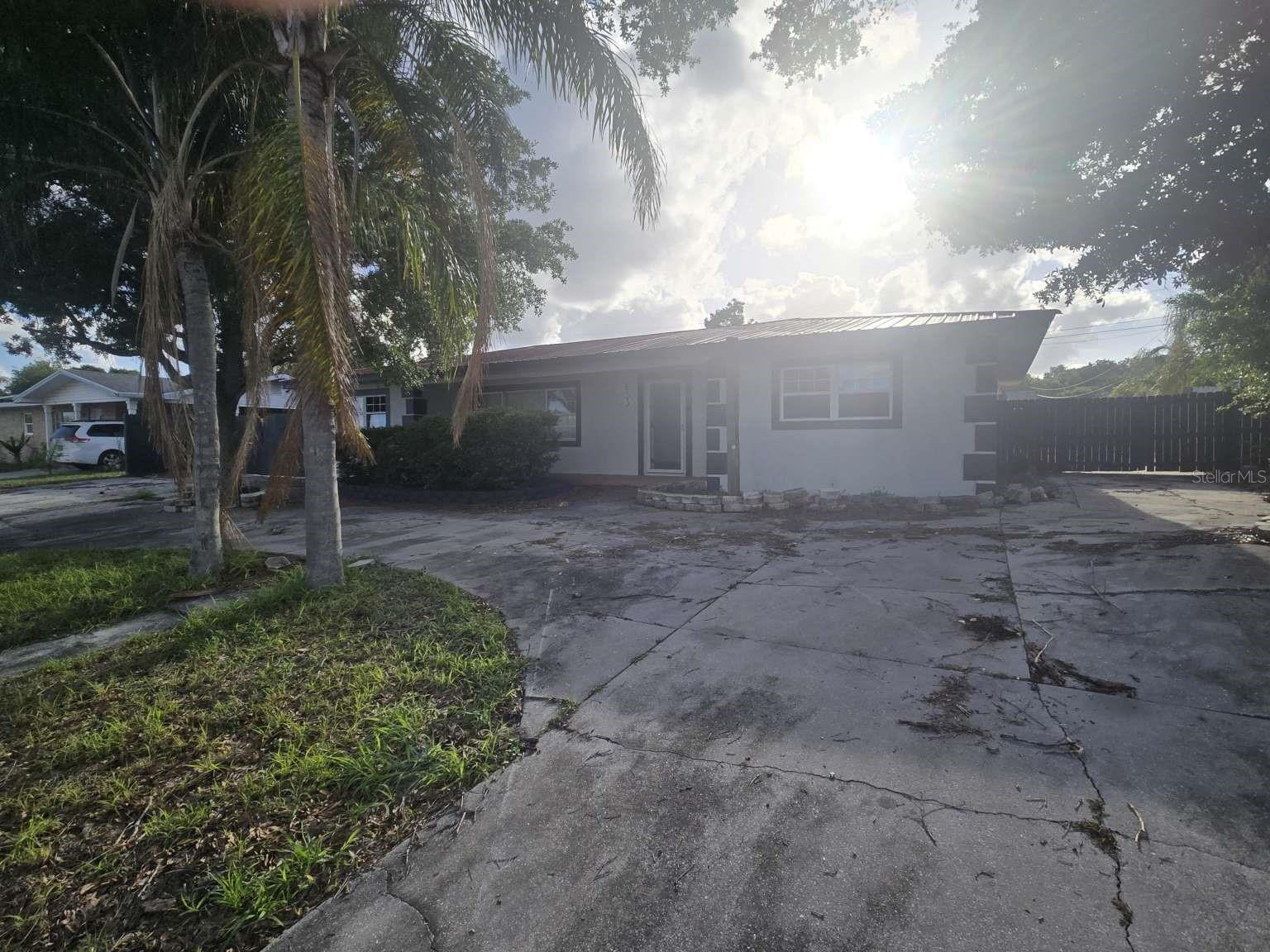 WOODLAND HILLS - Residential