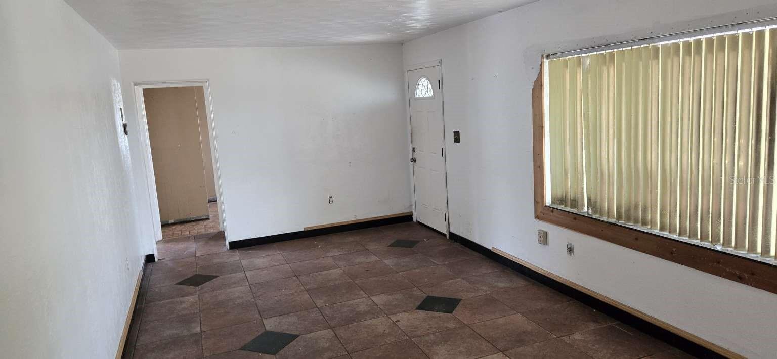 WOODLAND HILLS - Residential