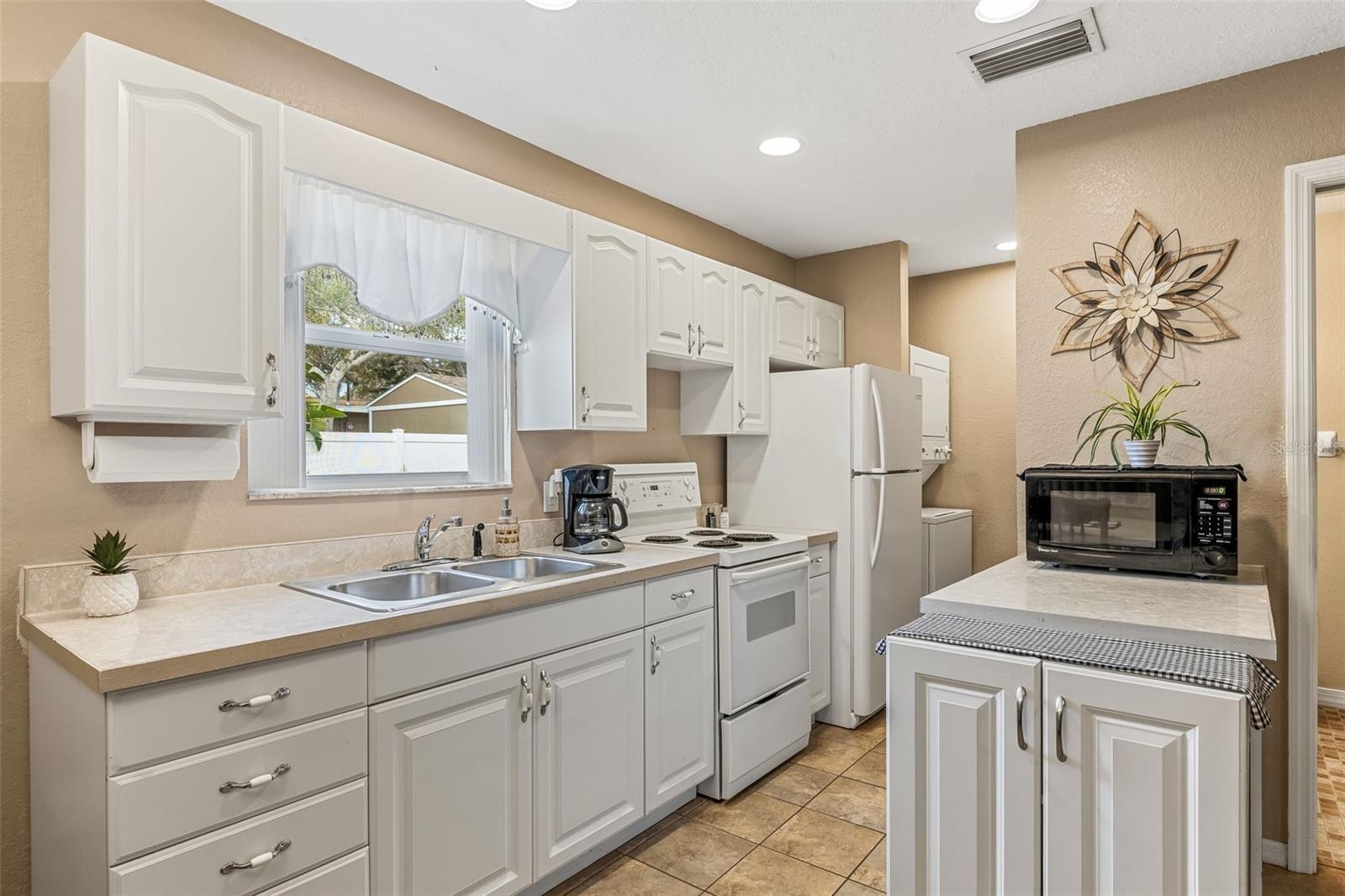 BAHIA VISTA HIGHLANDS - Residential