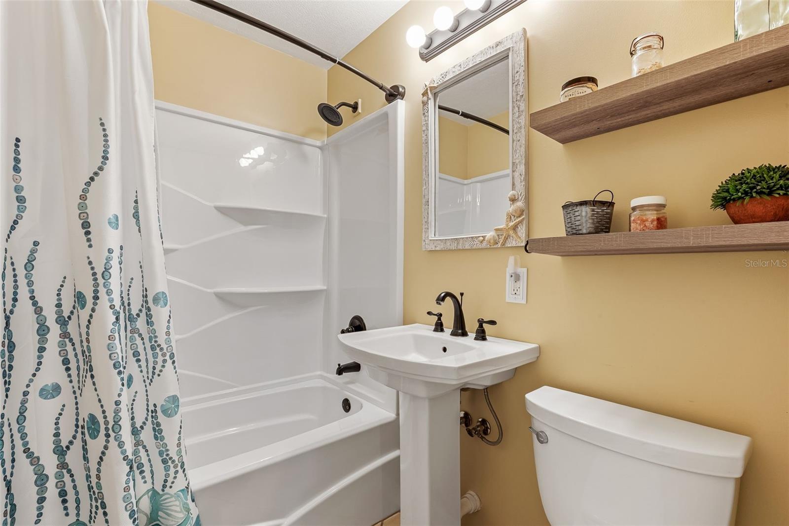 BAHIA VISTA HIGHLANDS - Residential