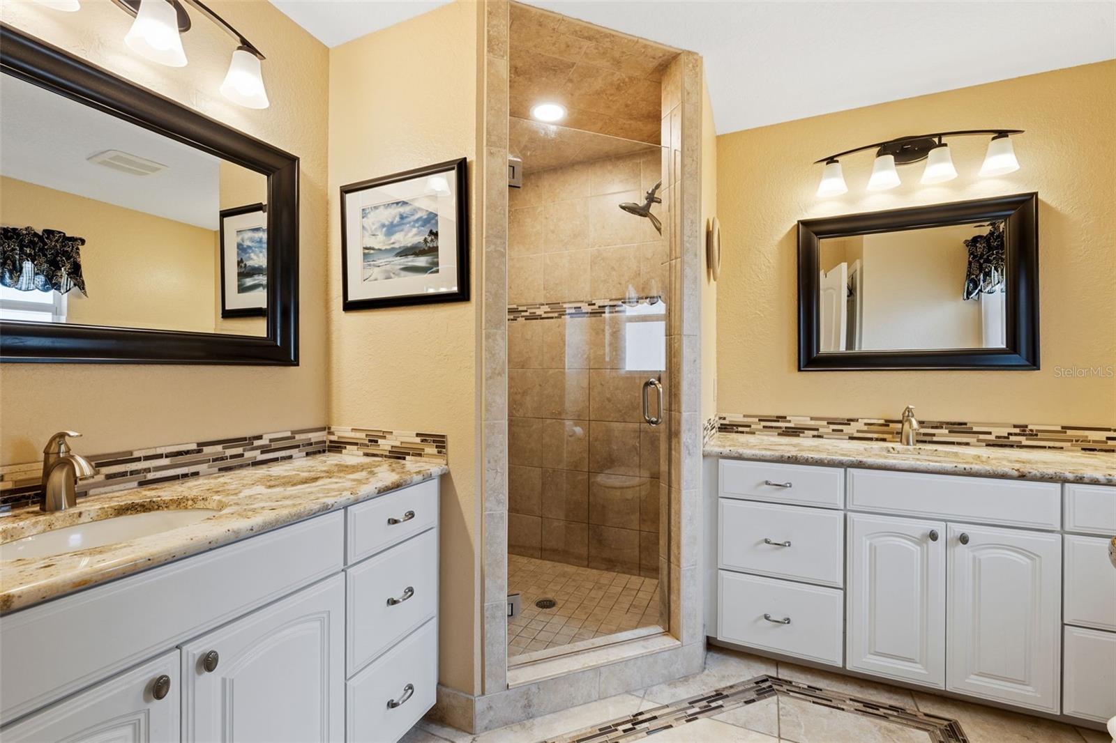 BAHIA VISTA HIGHLANDS - Residential