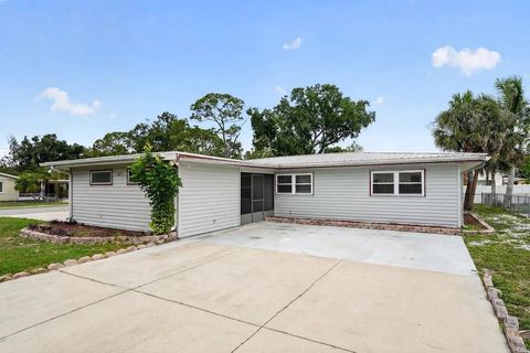 Photo of 2505 Wood Street, Sarasota, FL 34237 (MLS # A4696166)