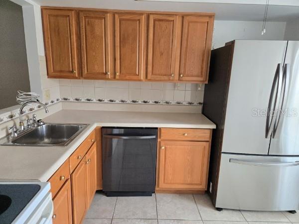 SUMMIT VILLAGE UNIT 2 - Residential Lease