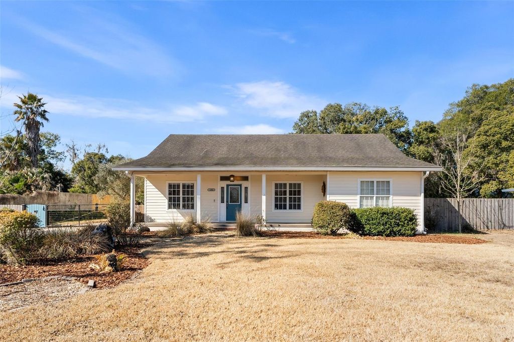 Photo of 14904 NE 143rd Terrace, Waldo, FL 32694 (MLS # GC537164)