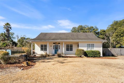 Photo of 14904 NE 143rd Terrace, Waldo, FL 32694 (MLS # GC537164)