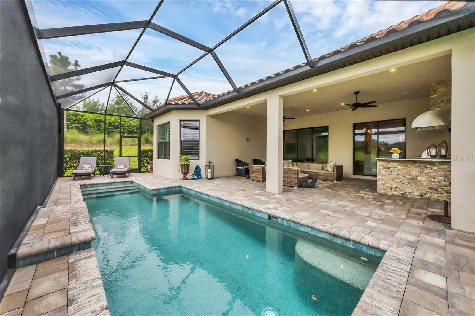 AZARIO ESPLANADE PH II SUBPH C-O - Residential