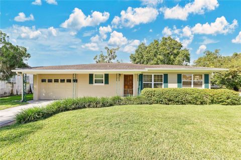 Photo of 200 Virginia Avenue, Saint Cloud, FL 34769 (MLS # S5137064)