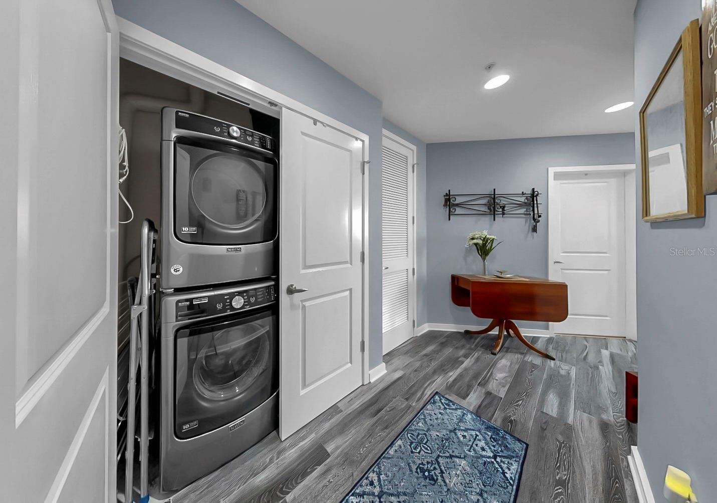 SKYPOINT A CONDO - Residential