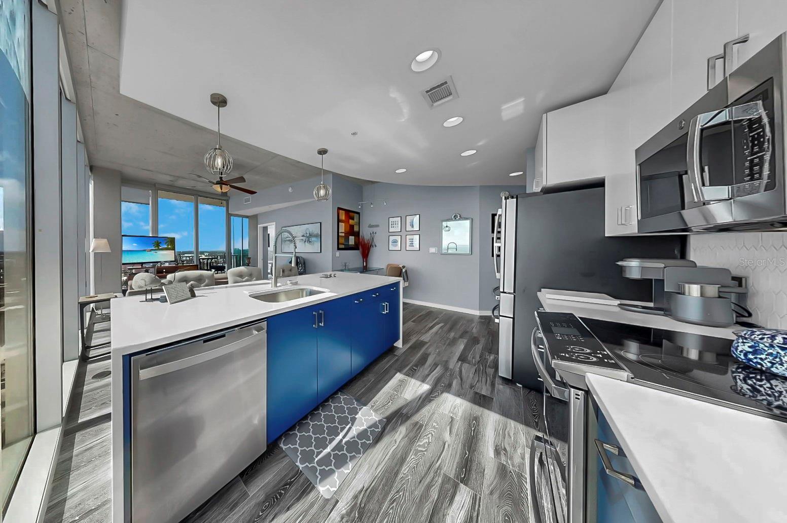 SKYPOINT A CONDO - Residential