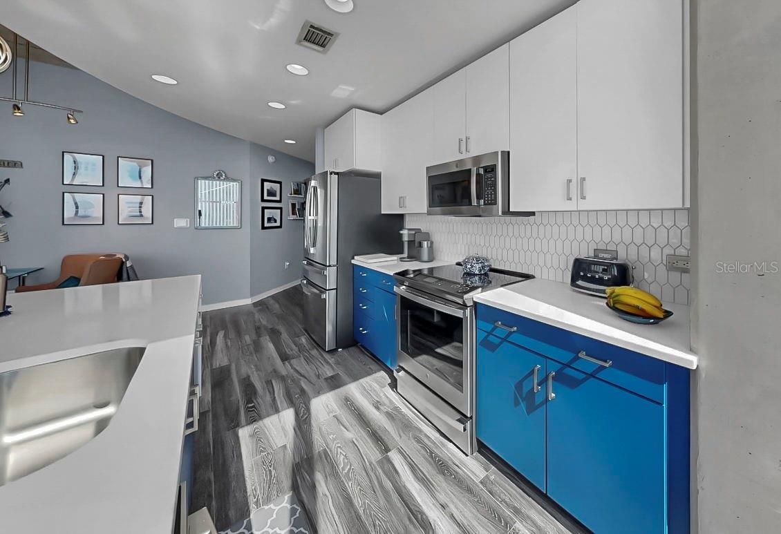 SKYPOINT A CONDO - Residential