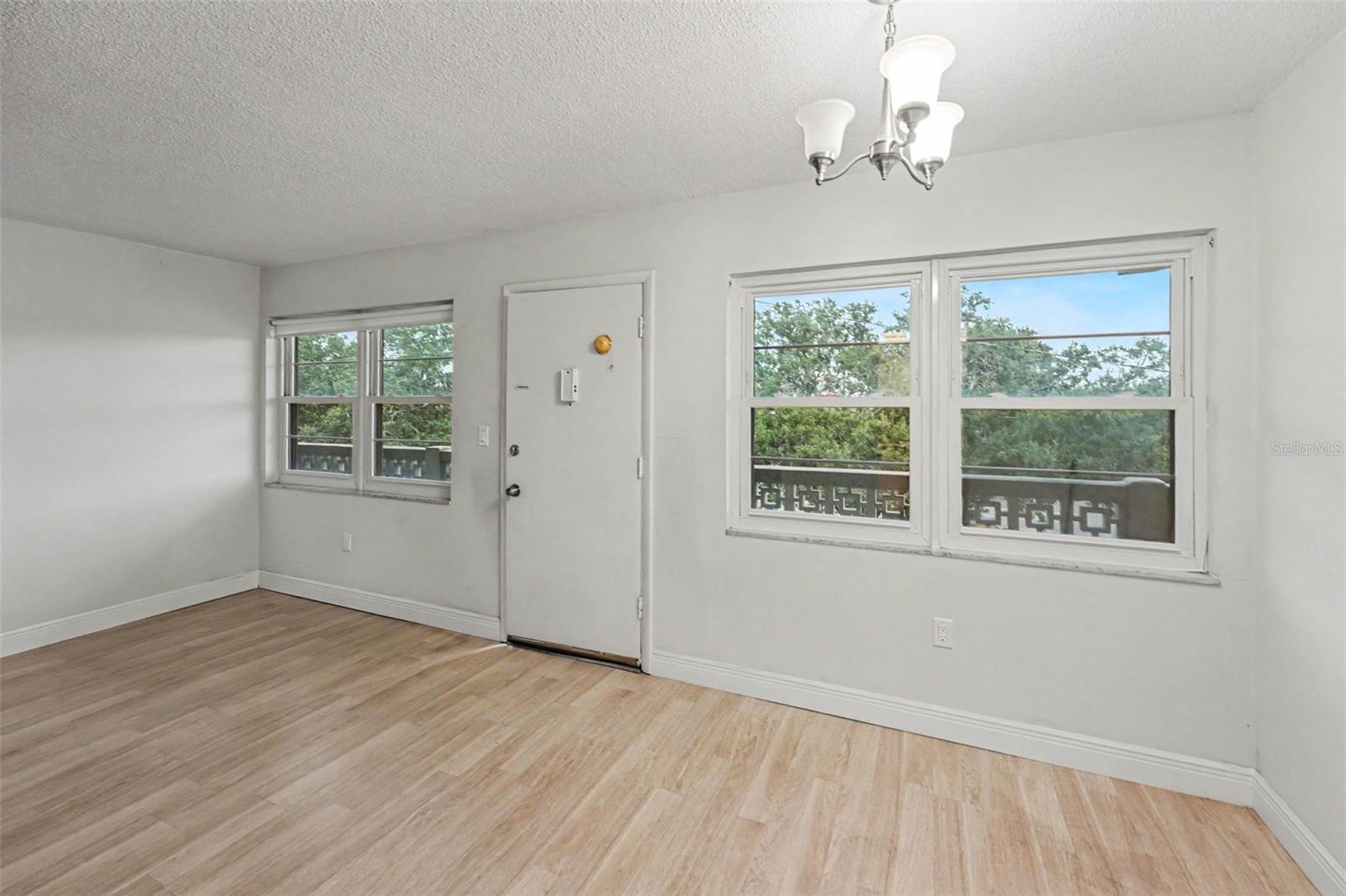 951 79TH AVENUE N APT 322