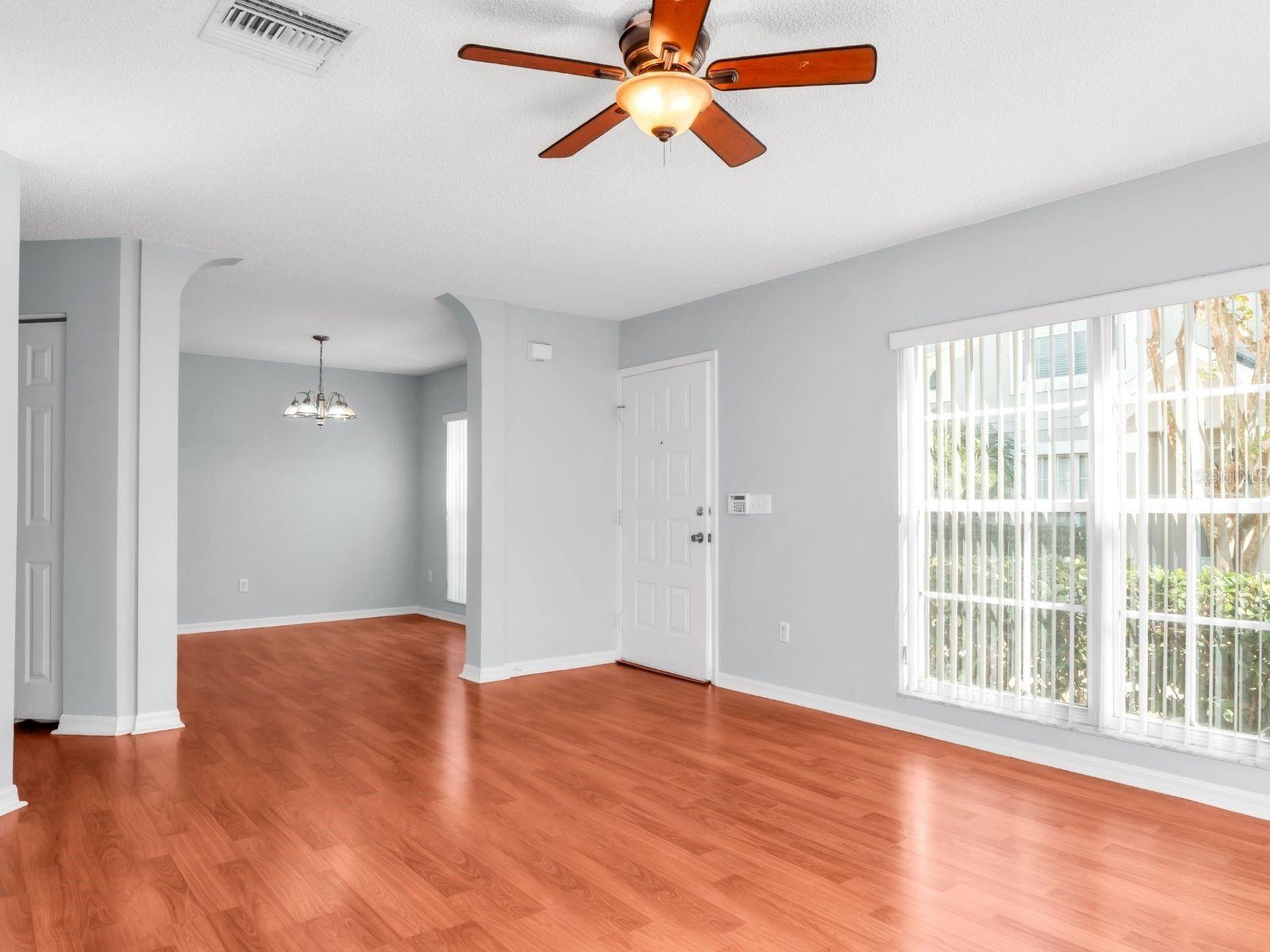 417 KENSINGTON LAKE CIRCLE