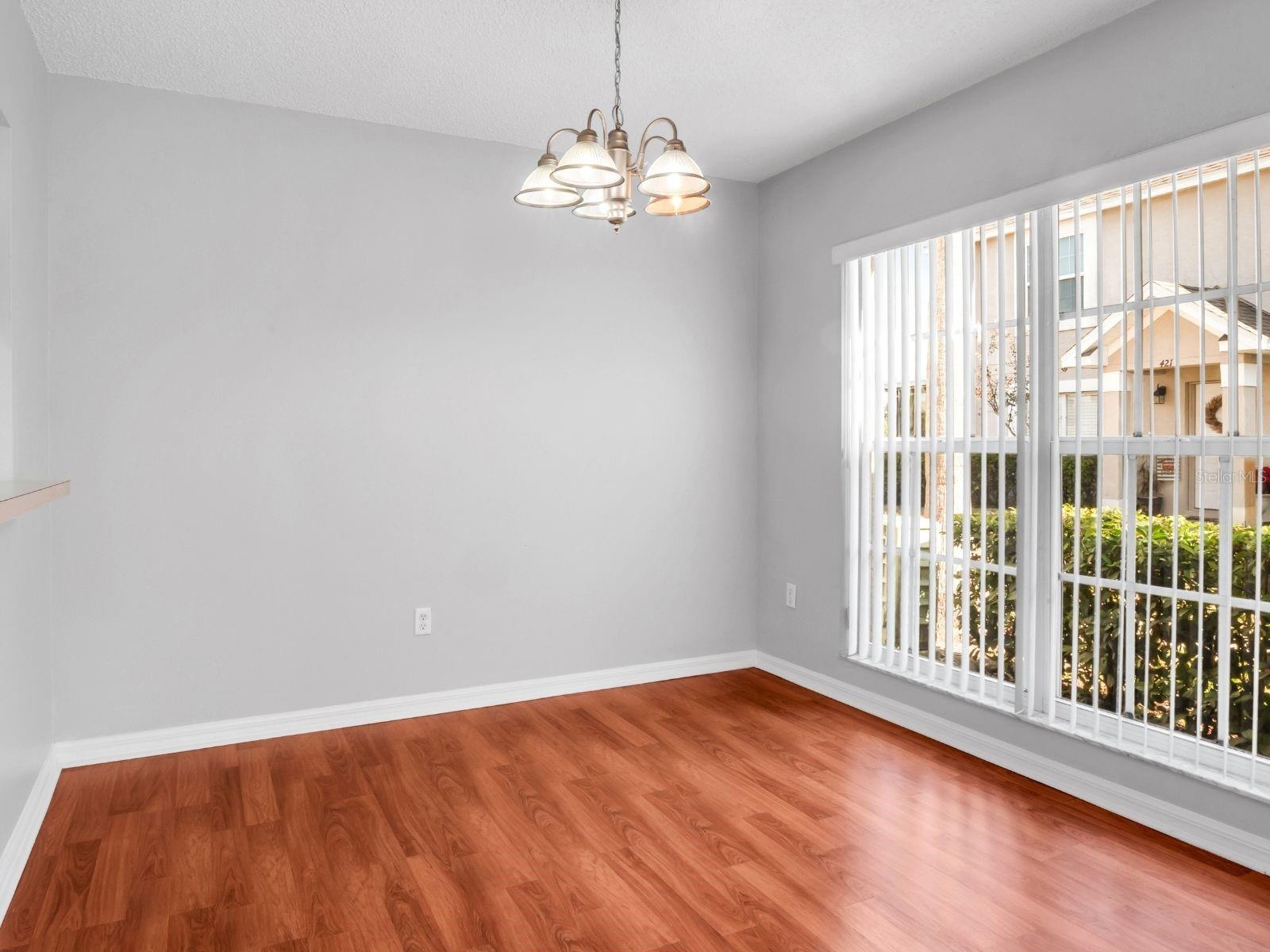 417 KENSINGTON LAKE CIRCLE