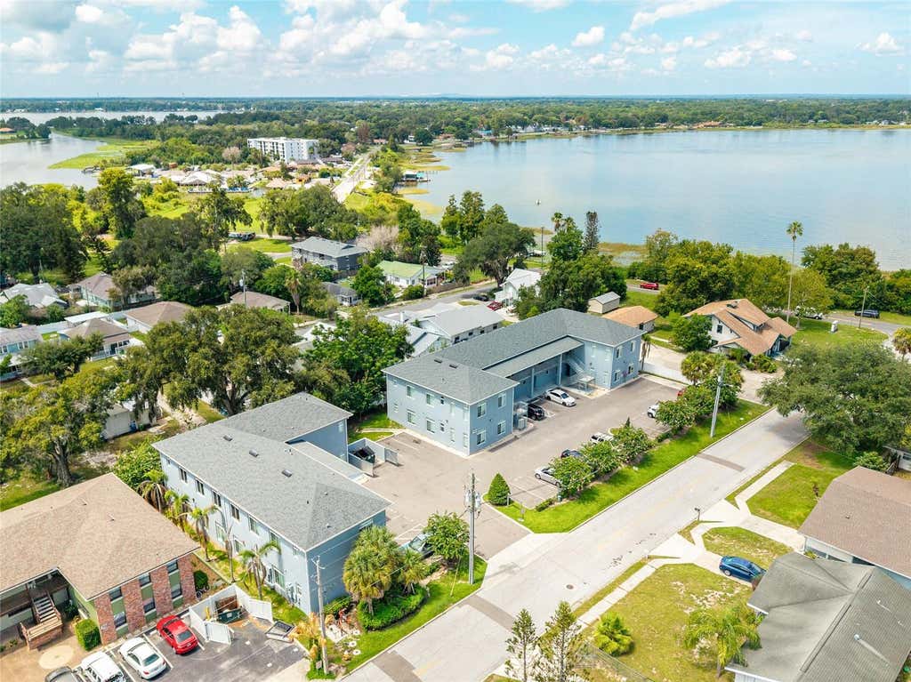 Photo of 750 Ave C SW, Winter Haven, FL 33880 (MLS # TB8535686)