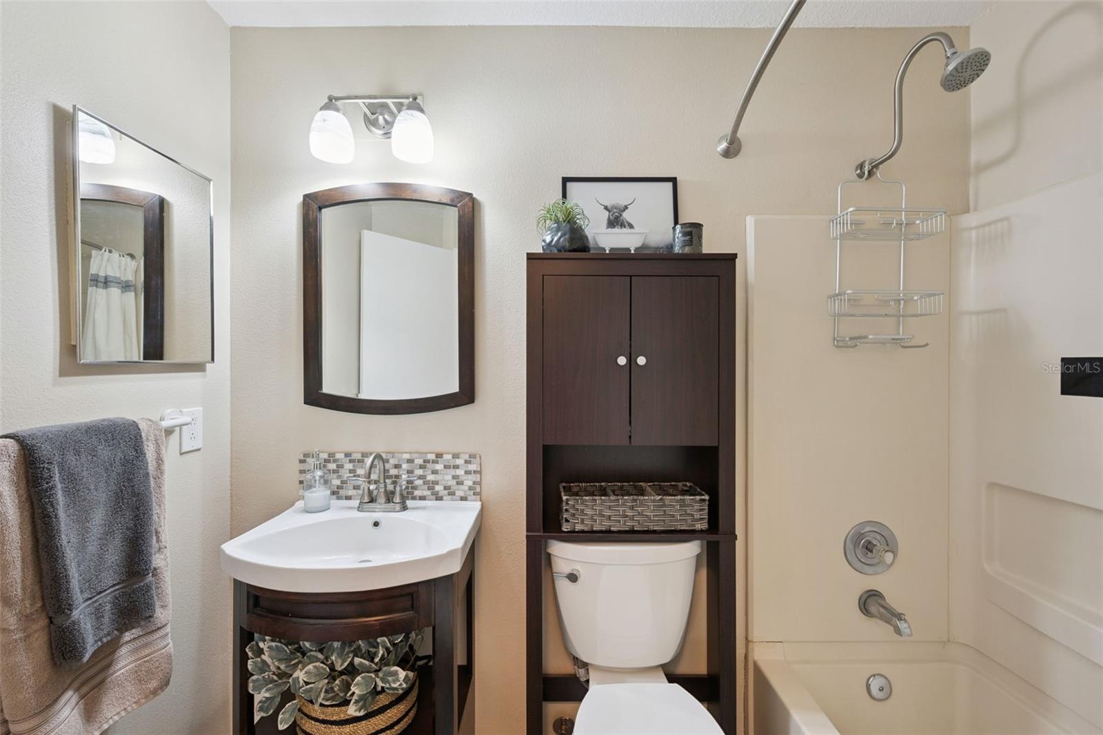 HUNTERS RESERVE A CONDO - Residential