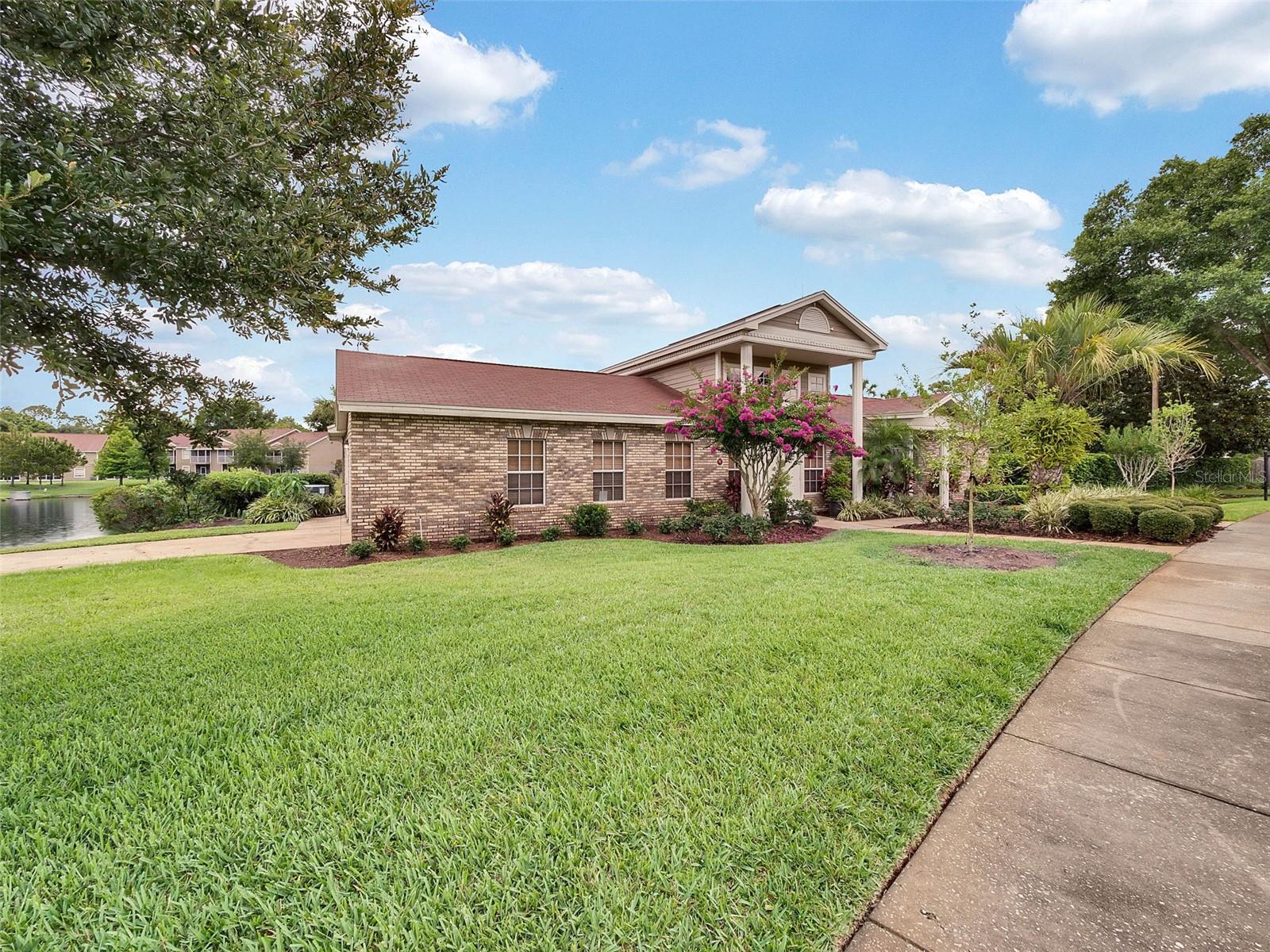 HUNTERS RESERVE A CONDO - Residential