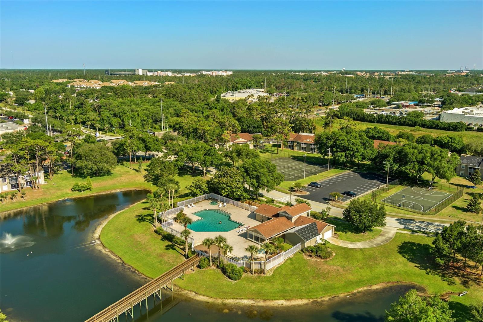 HUNTERS RESERVE A CONDO - Residential