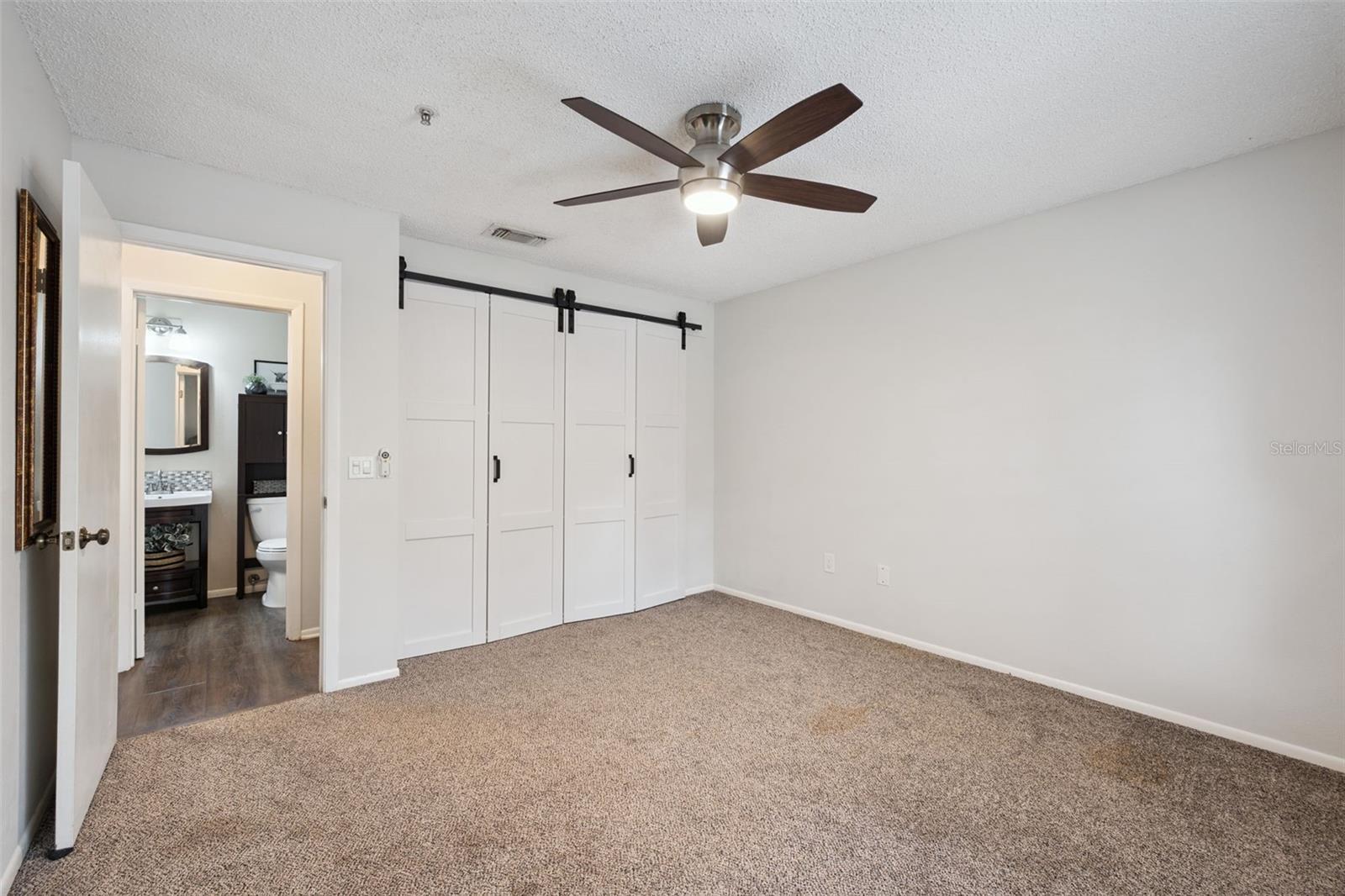 HUNTERS RESERVE A CONDO - Residential