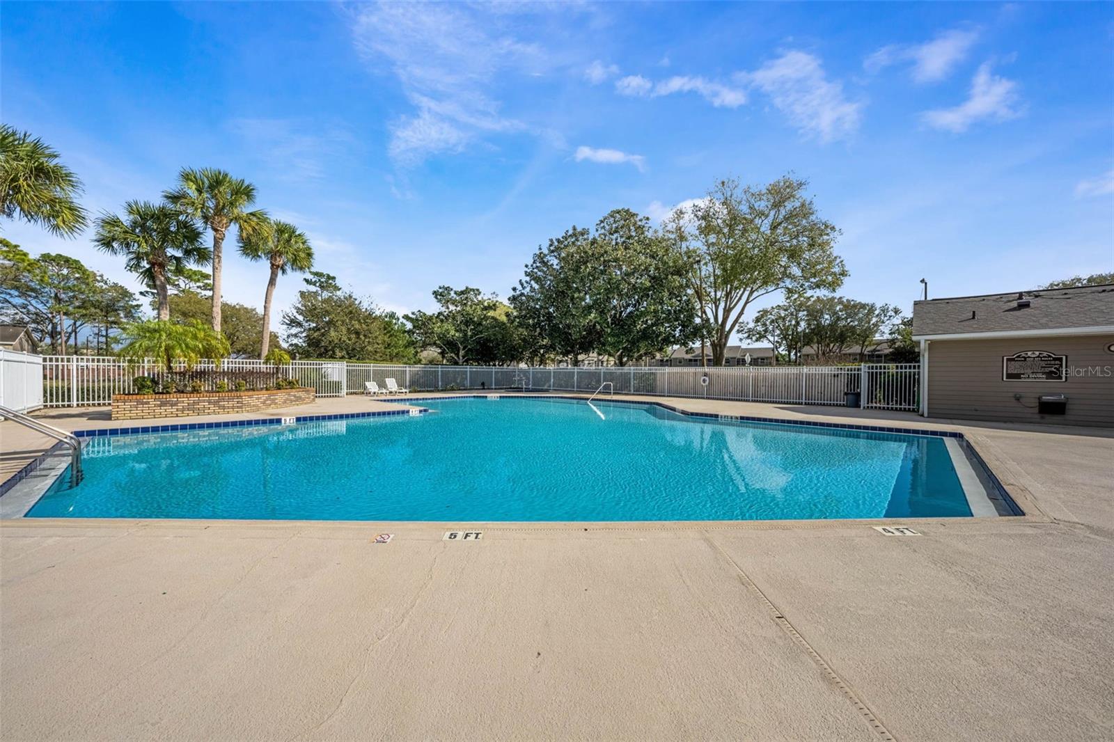 HUNTERS RESERVE A CONDO - Residential