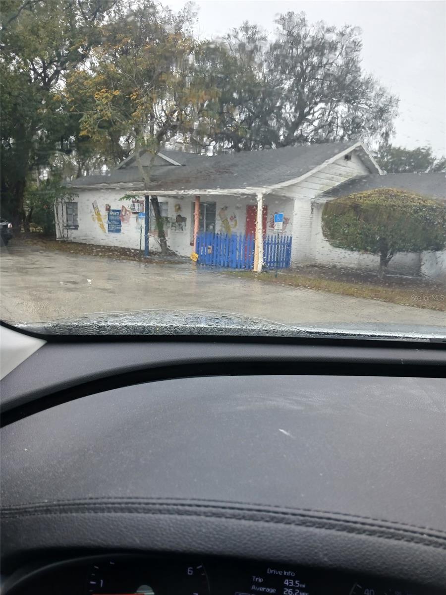 Are you looking for a new investment, take a look at this new to the market building with an extra lot. Currently being used as a daycare.
Conveniently located on Hwy 17 S.