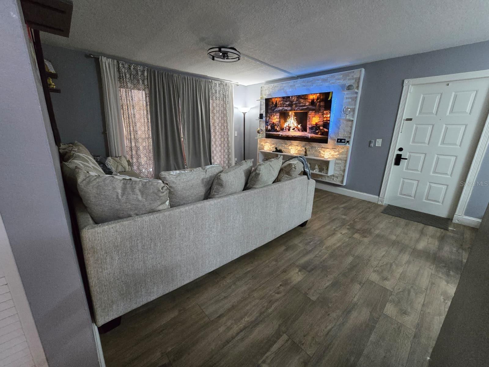 1624 S PINE RIDGE D2