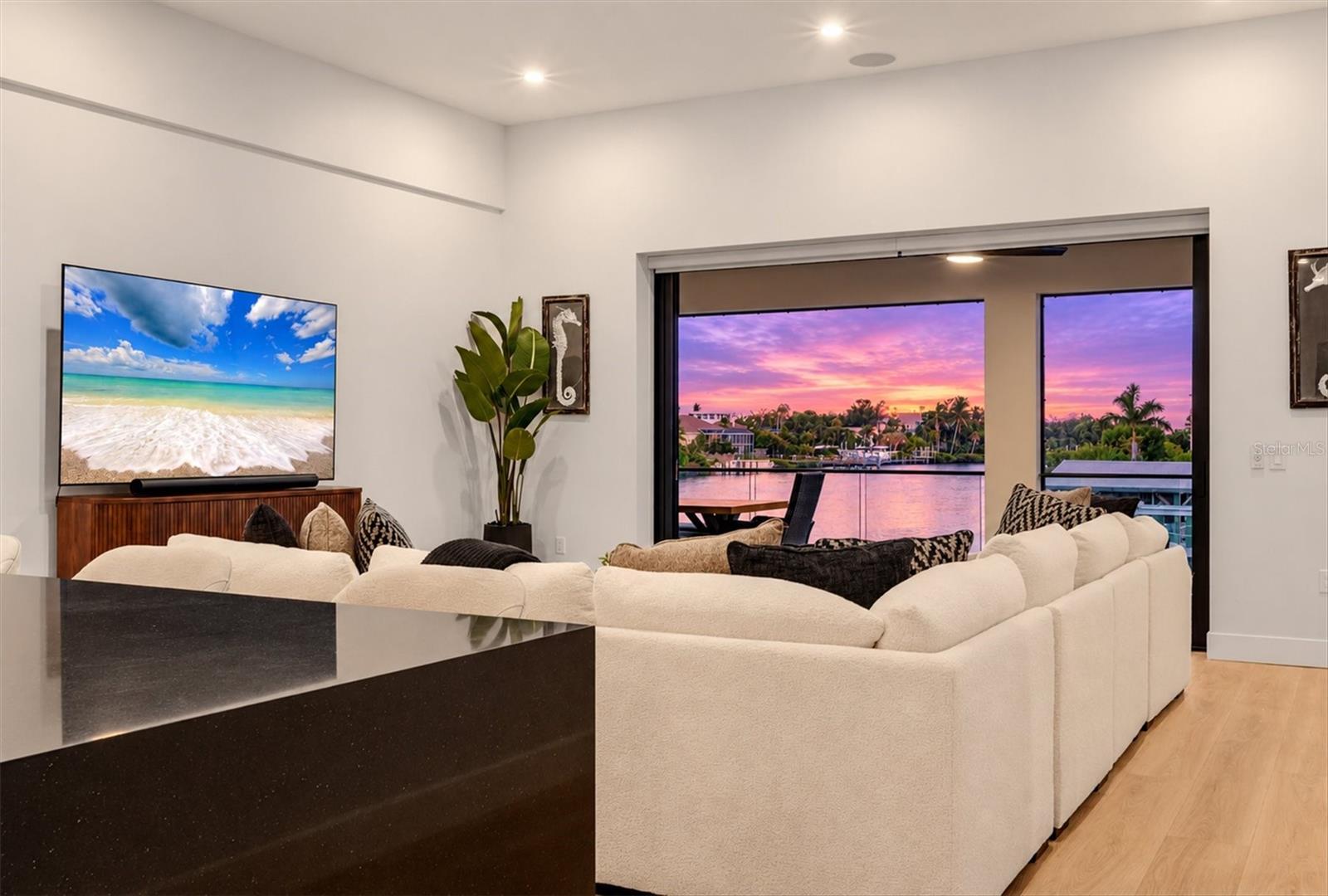 3920 ROBERTS POINT ROAD, SARASOTA, FL, 34242 4 3920 ROBERTS POINT ROAD