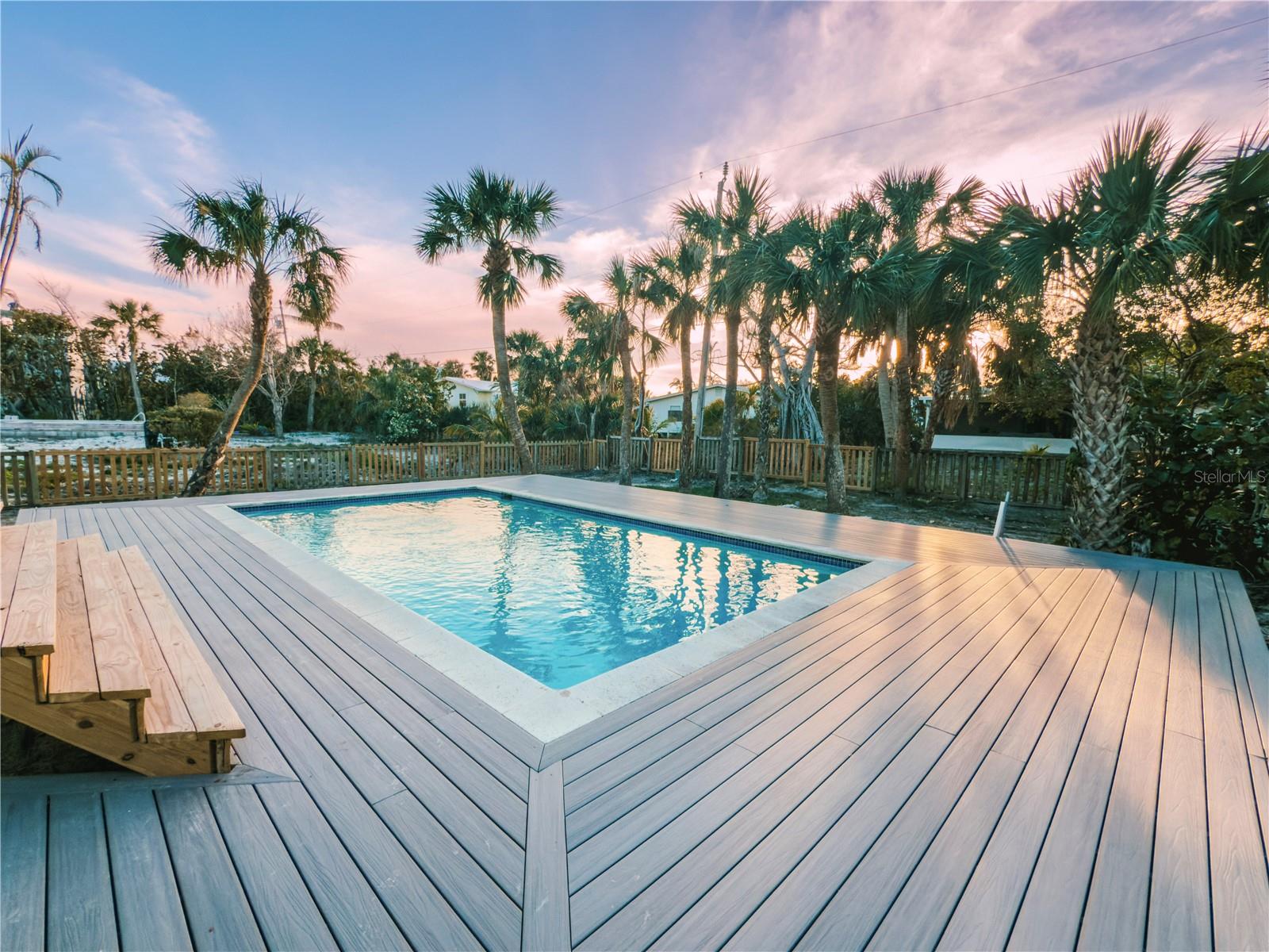 1129 SEAGRAPE LN