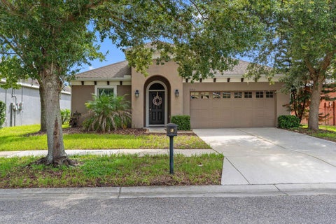 Photo of 15913 Oakleaf Run Drive, Lithia, FL 33547 (MLS # TB8538547)