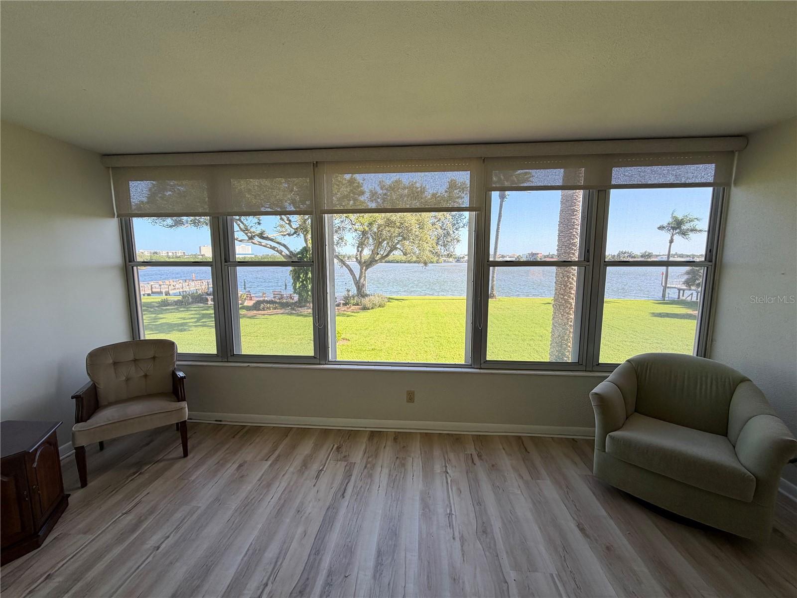 1847 SHORE DRIVE S 216