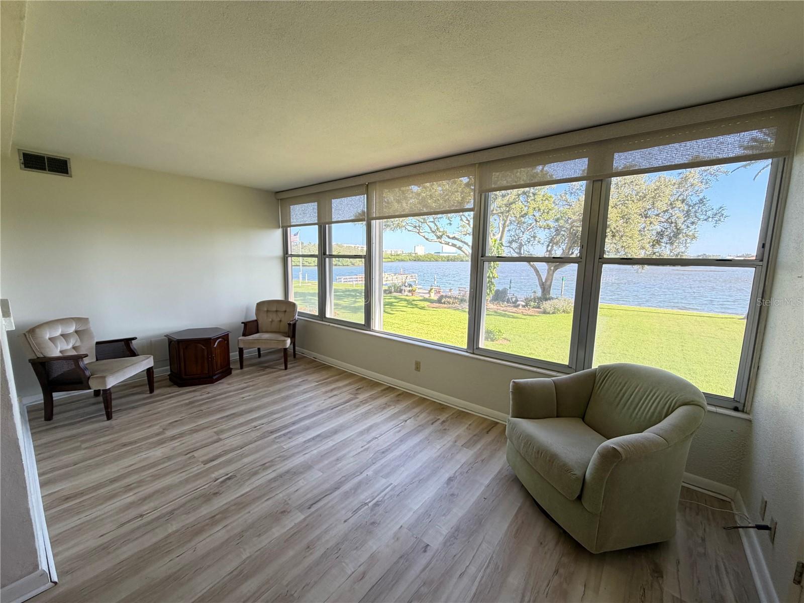1847 SHORE DRIVE S 216