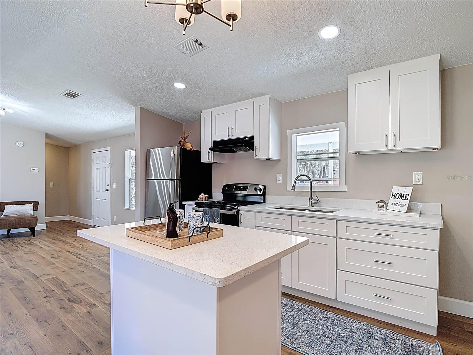 MOON LAKE ESTATES - Residential