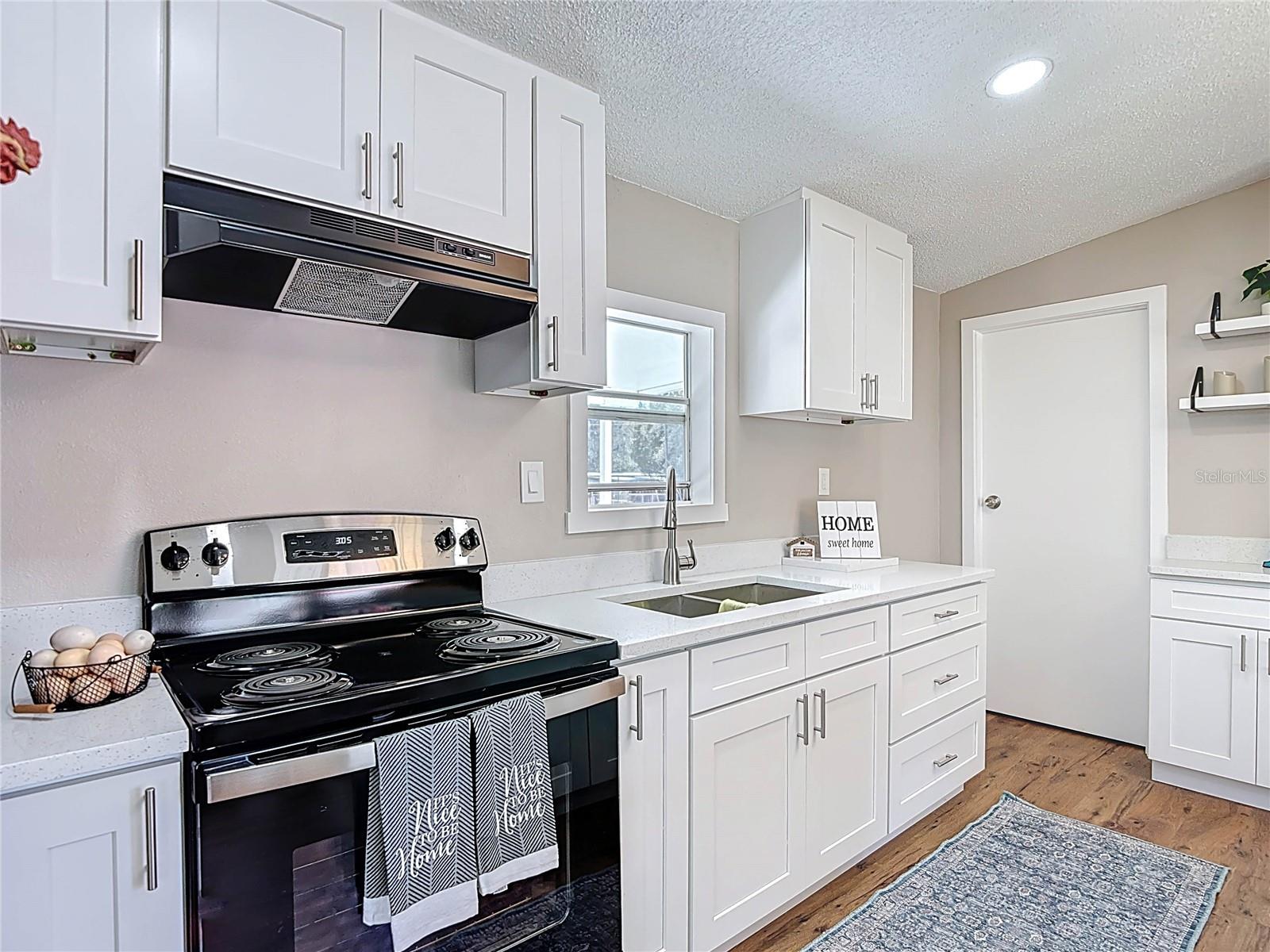 MOON LAKE ESTATES - Residential