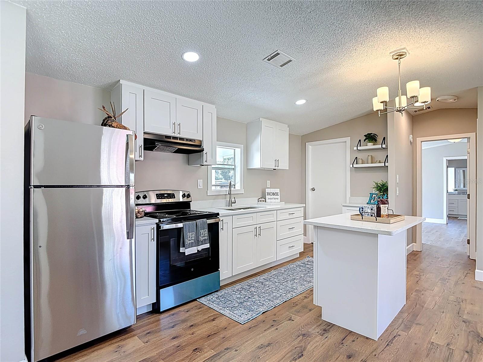 MOON LAKE ESTATES - Residential