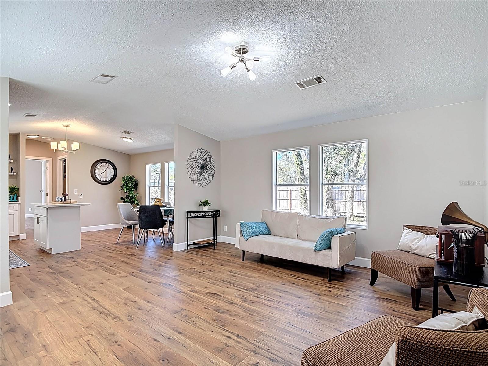 MOON LAKE ESTATES - Residential