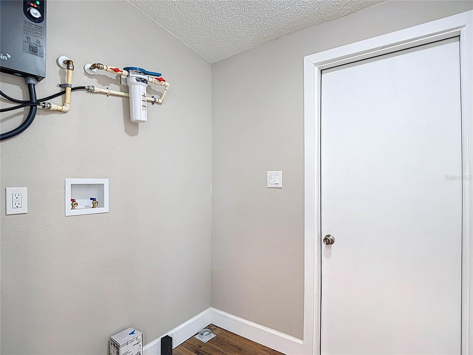 MOON LAKE ESTATES - Residential