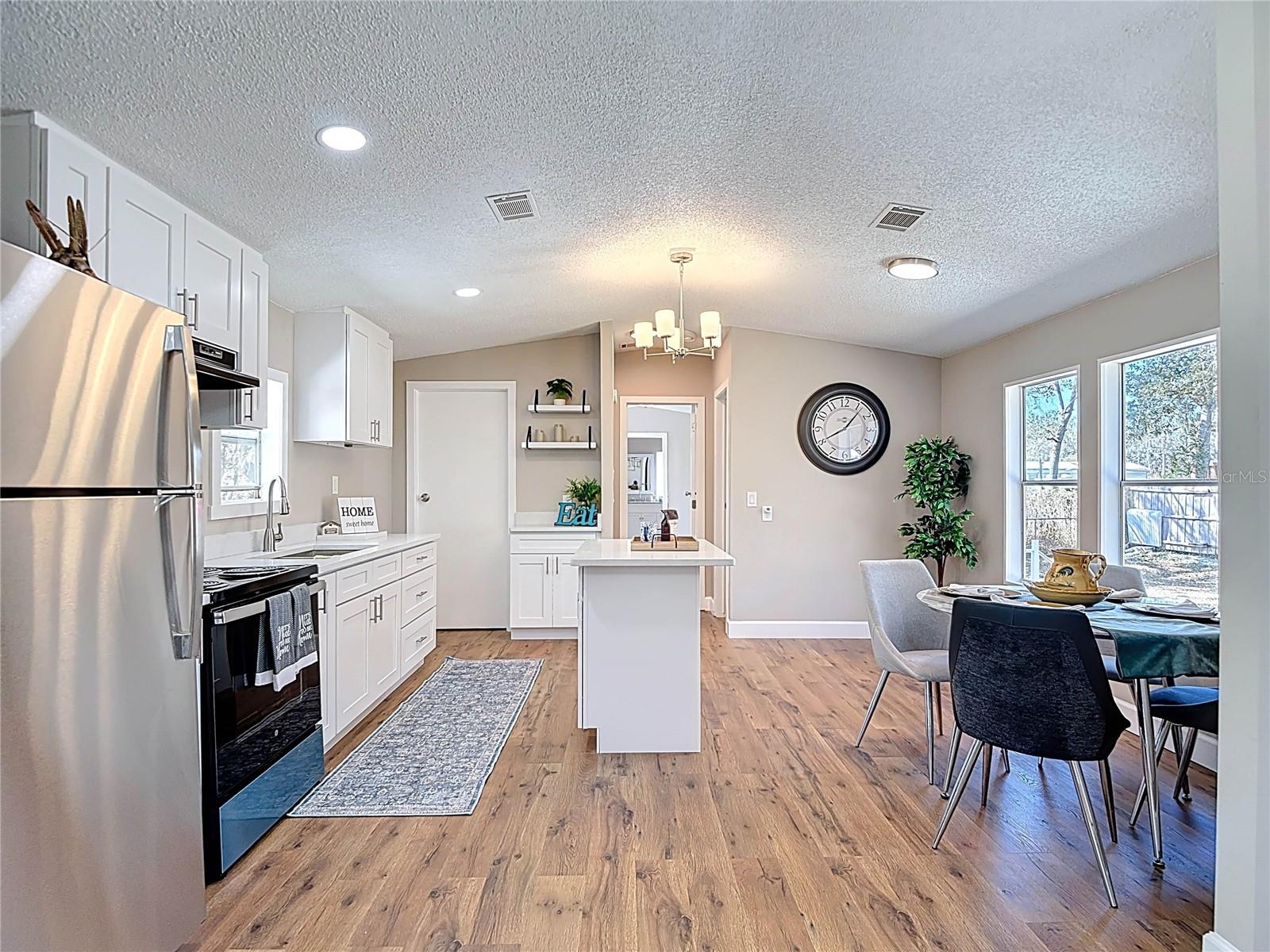 MOON LAKE ESTATES - Residential