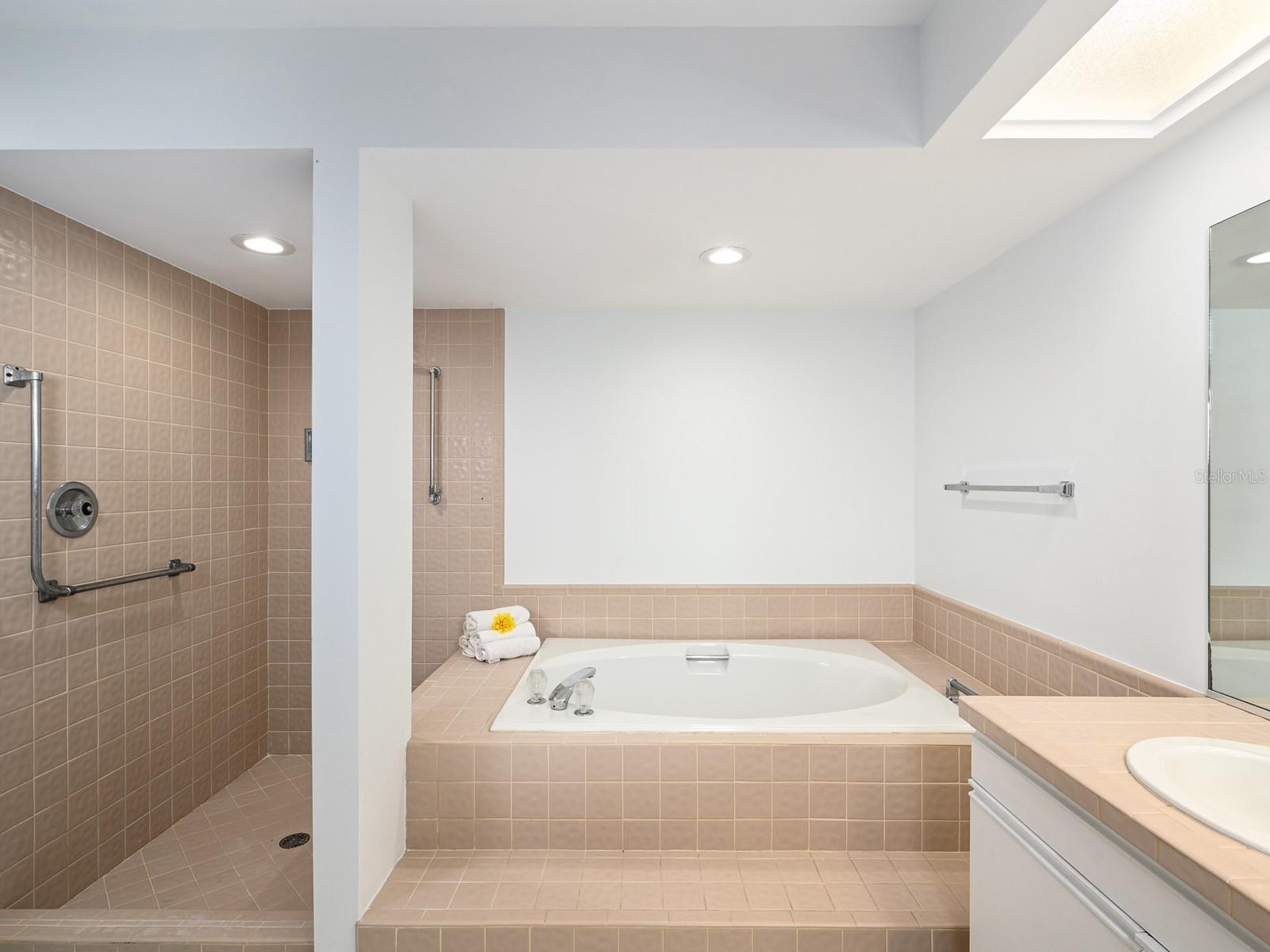 FAIRWAY WOODS - Residential