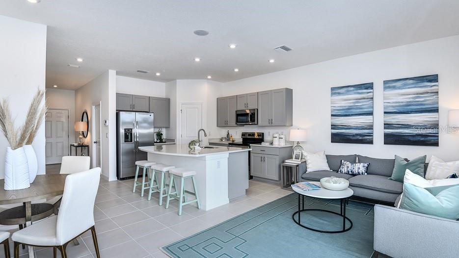 THE TOWNHOMES AT RIVER LANDING - Residential