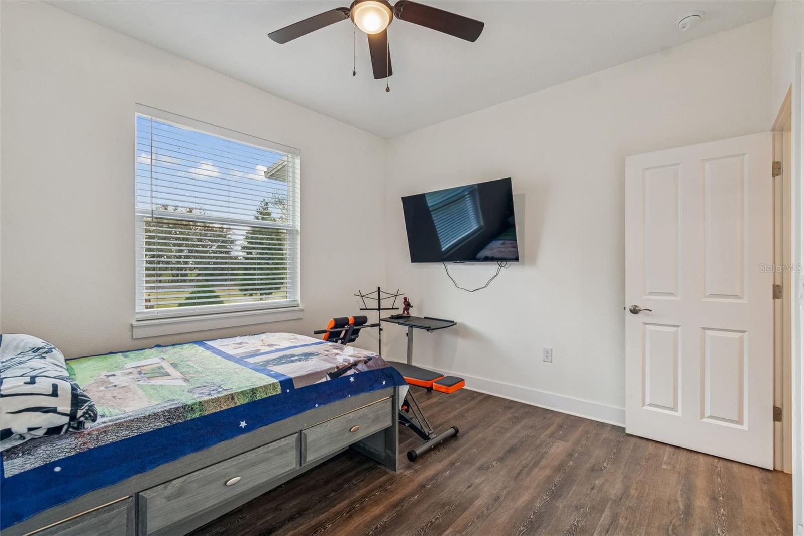 DORMANY COUNTRY ESTATES - Residential