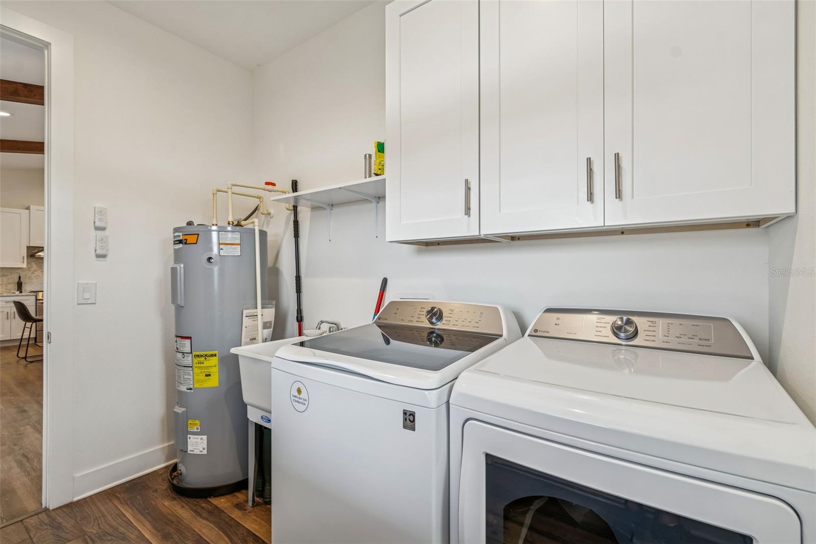 DORMANY COUNTRY ESTATES - Residential