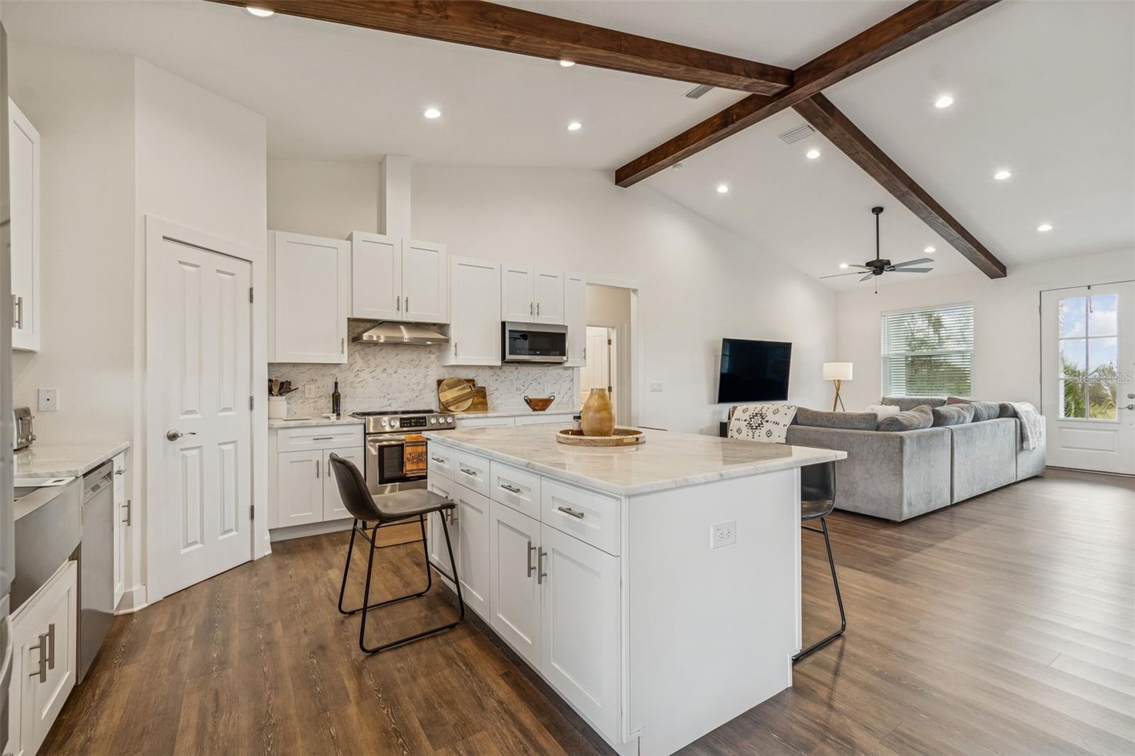 DORMANY COUNTRY ESTATES - Residential