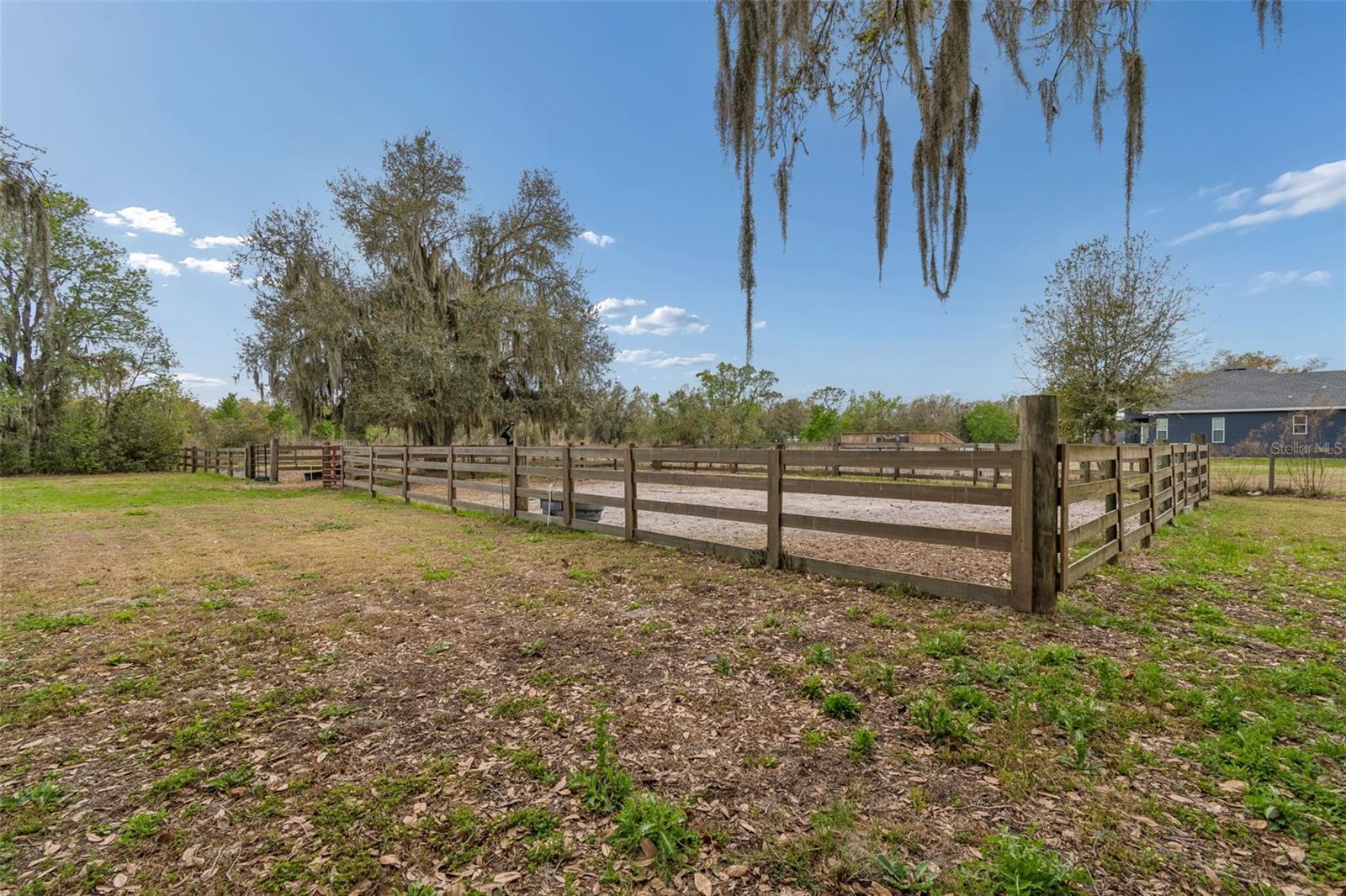 DORMANY COUNTRY ESTATES - Residential