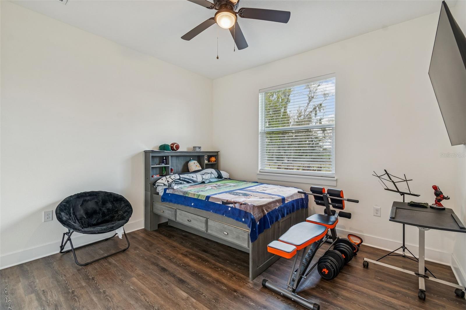 DORMANY COUNTRY ESTATES - Residential