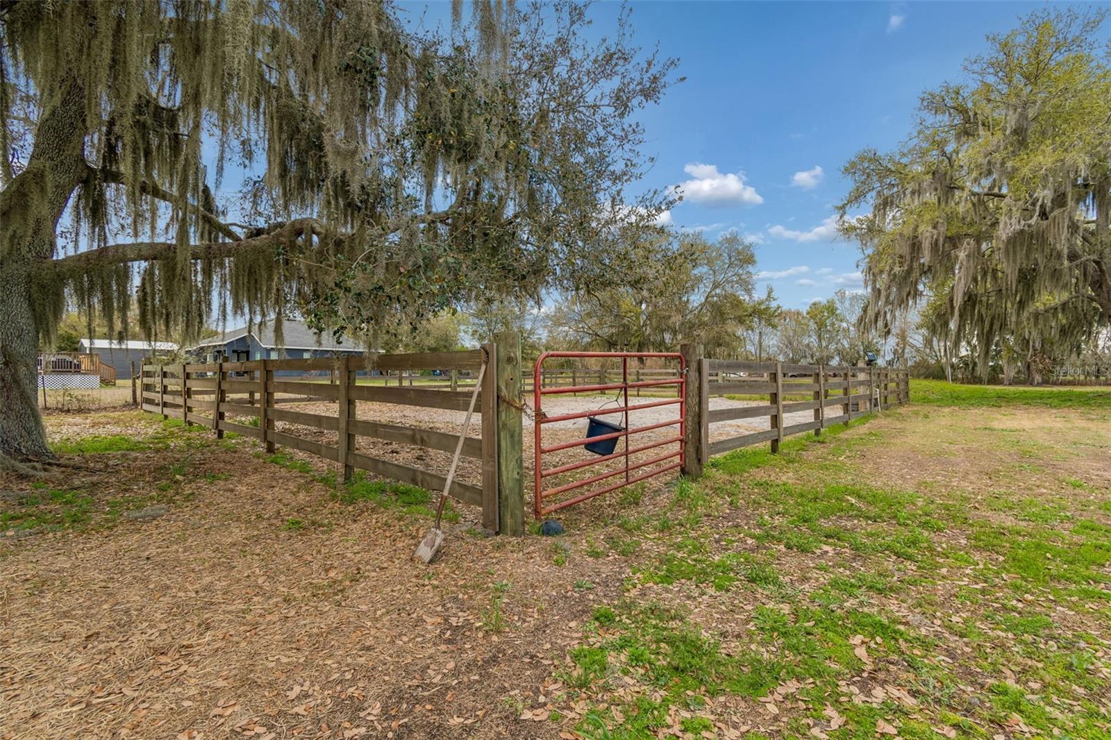 DORMANY COUNTRY ESTATES - Residential