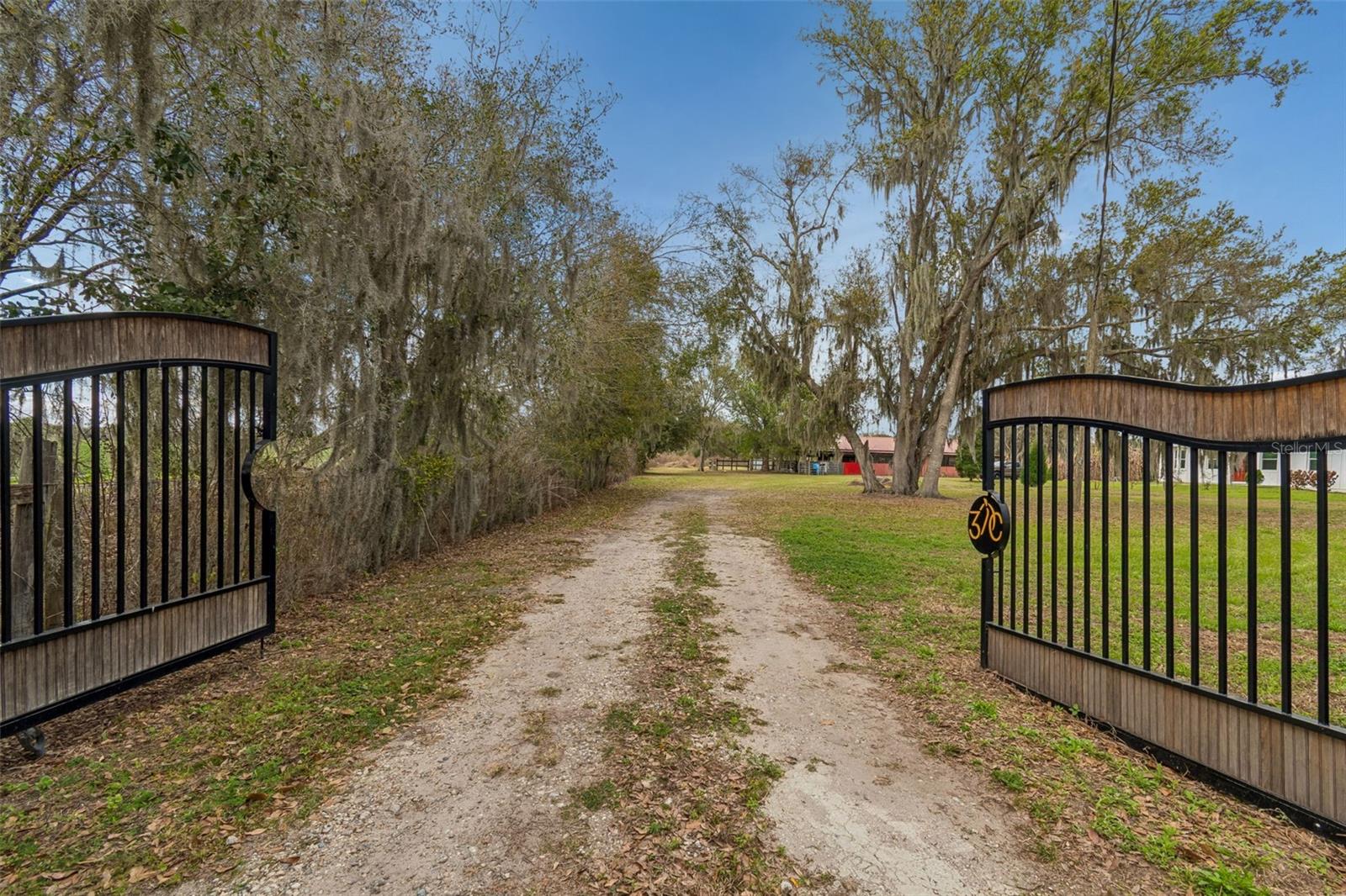 DORMANY COUNTRY ESTATES - Residential