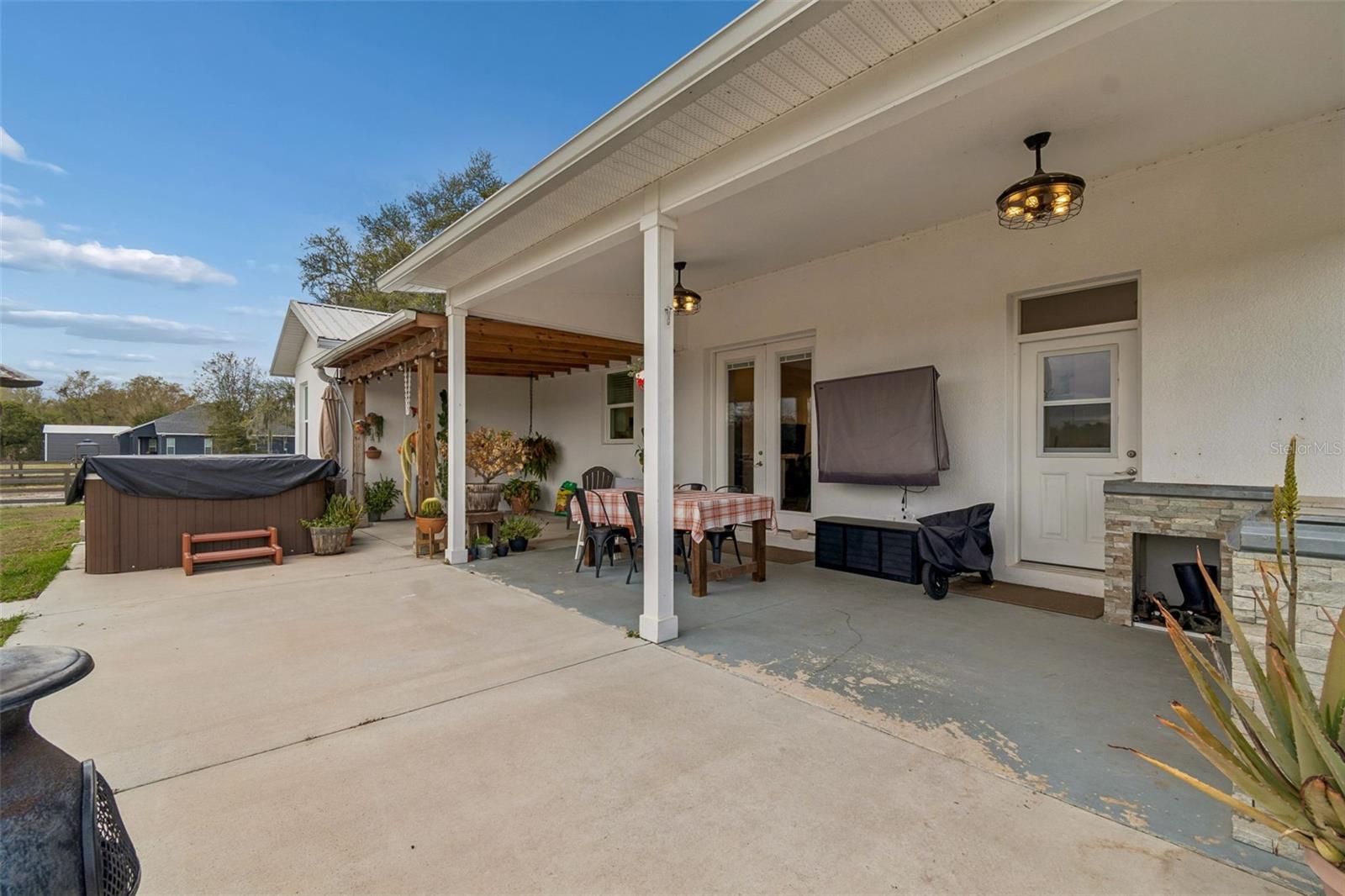 DORMANY COUNTRY ESTATES - Residential