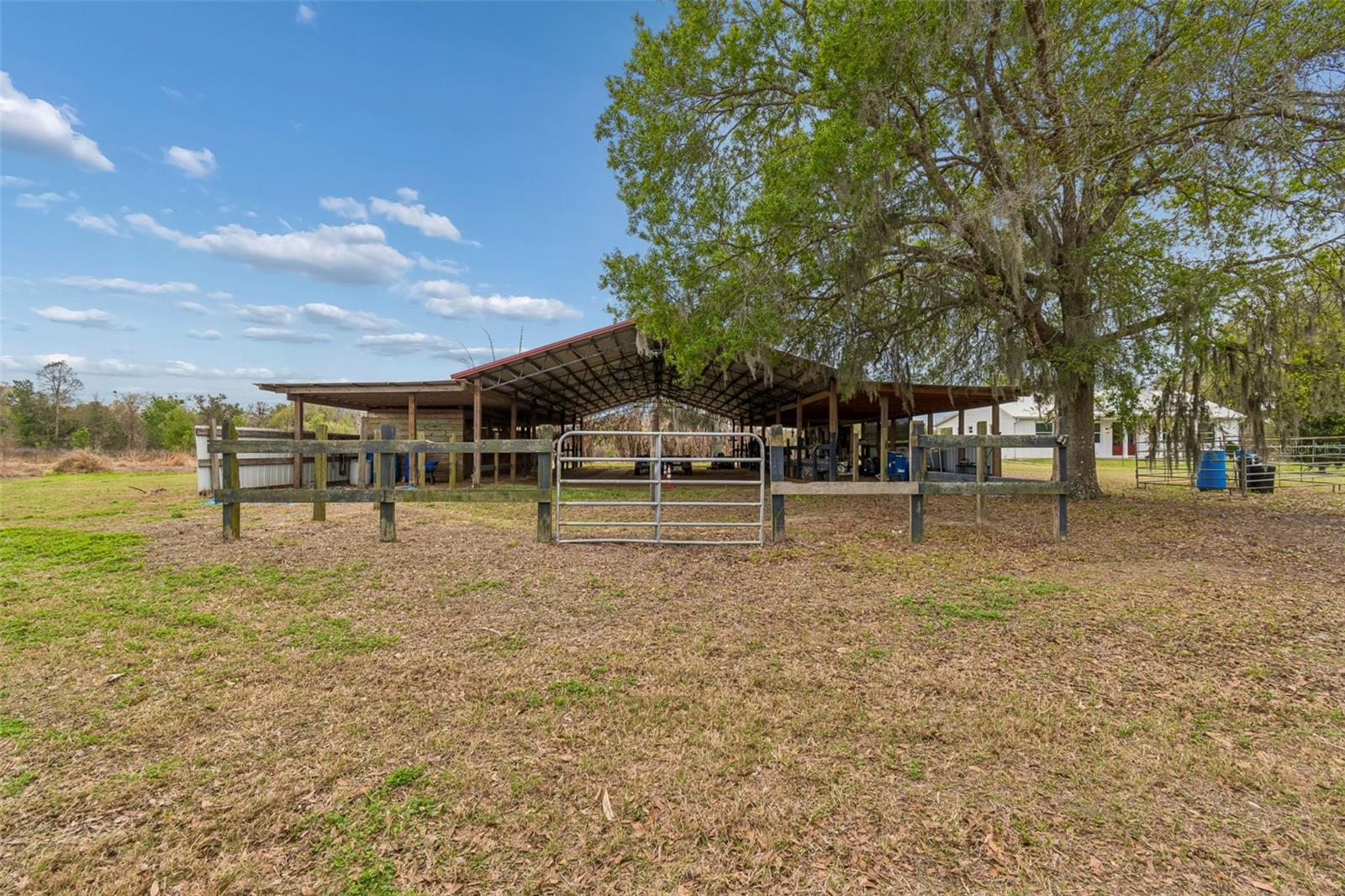 DORMANY COUNTRY ESTATES - Residential