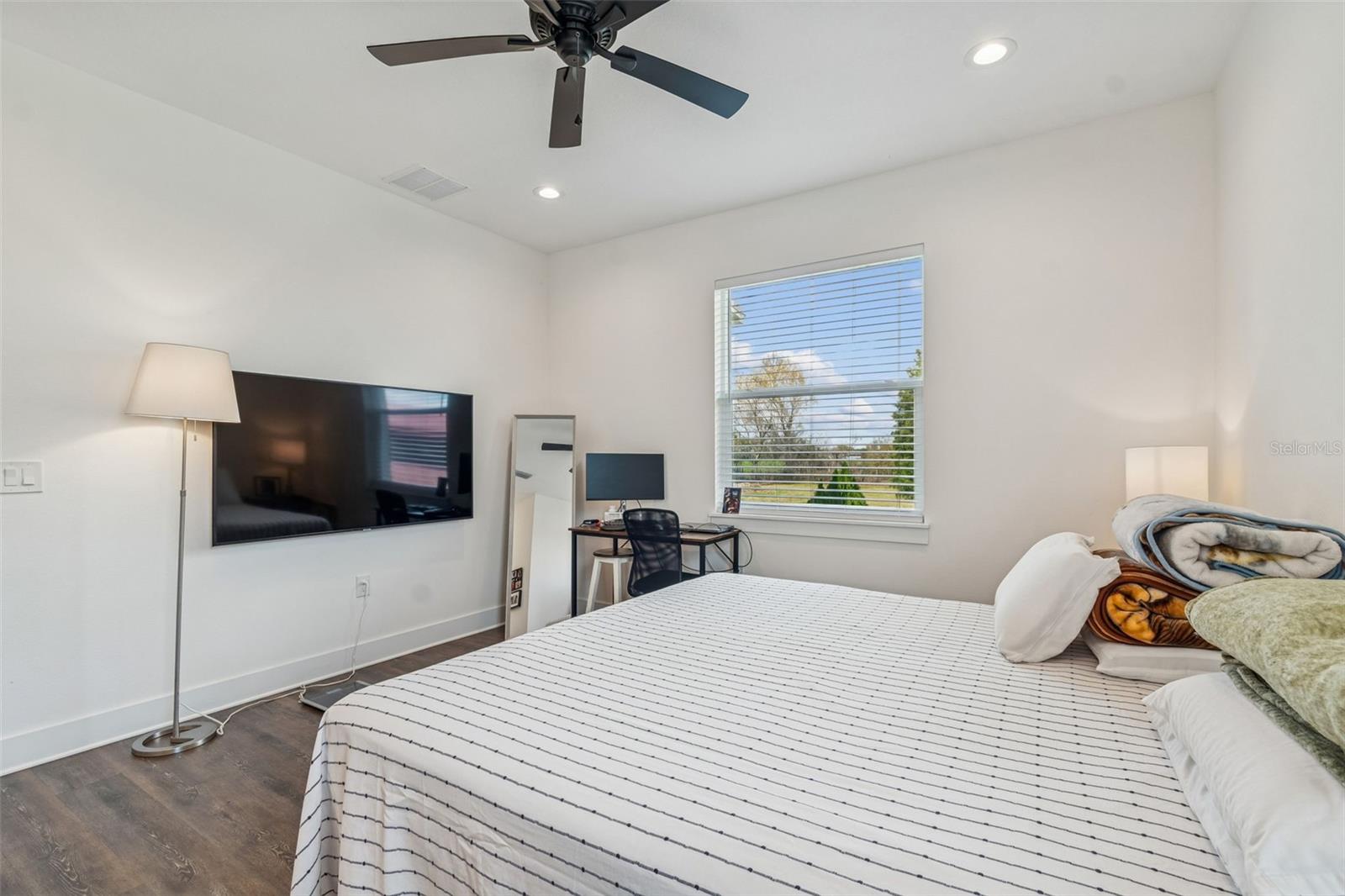 DORMANY COUNTRY ESTATES - Residential