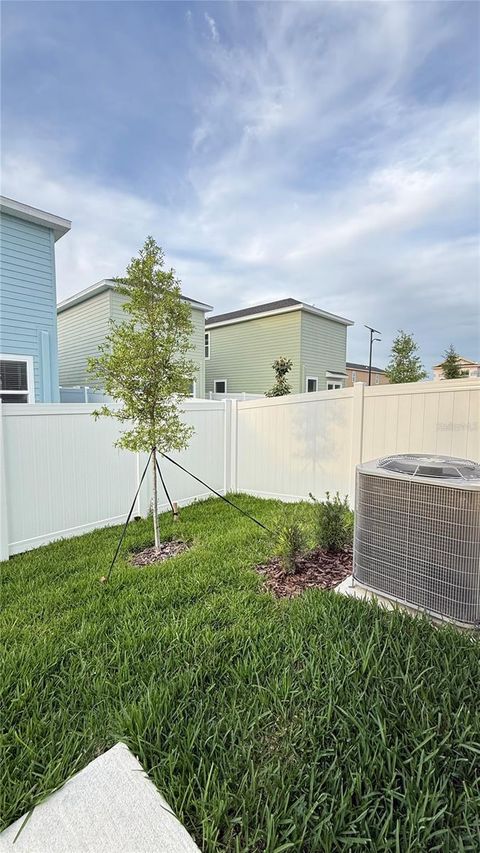 Tiny photo for 7177 SW 92nd St, Ocala, FL 34476 (MLS # OM724474)